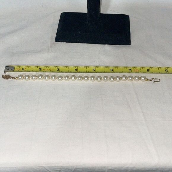 Faux Pearl Bracelets - Picture 3 of 3